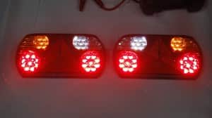 פנס אחורי לנגרר משאית לדים+משולש ימין 10-30V